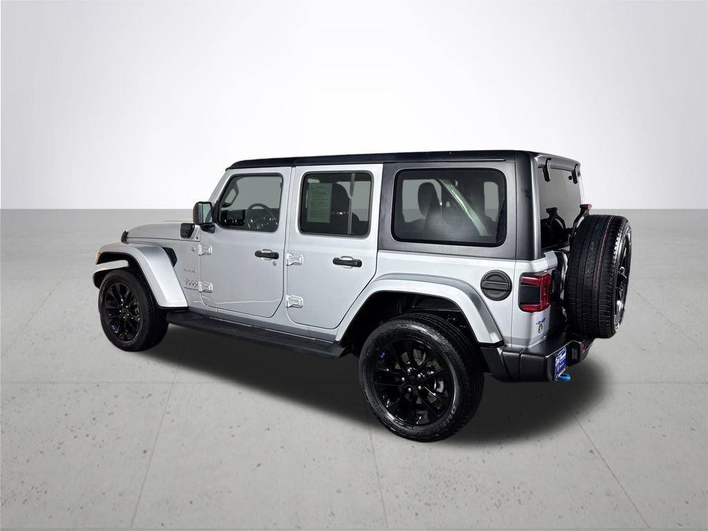 Used 2023 Jeep Wrangler Unlimited Sahara w/ Cold Weather Group AWD/4WD image 8