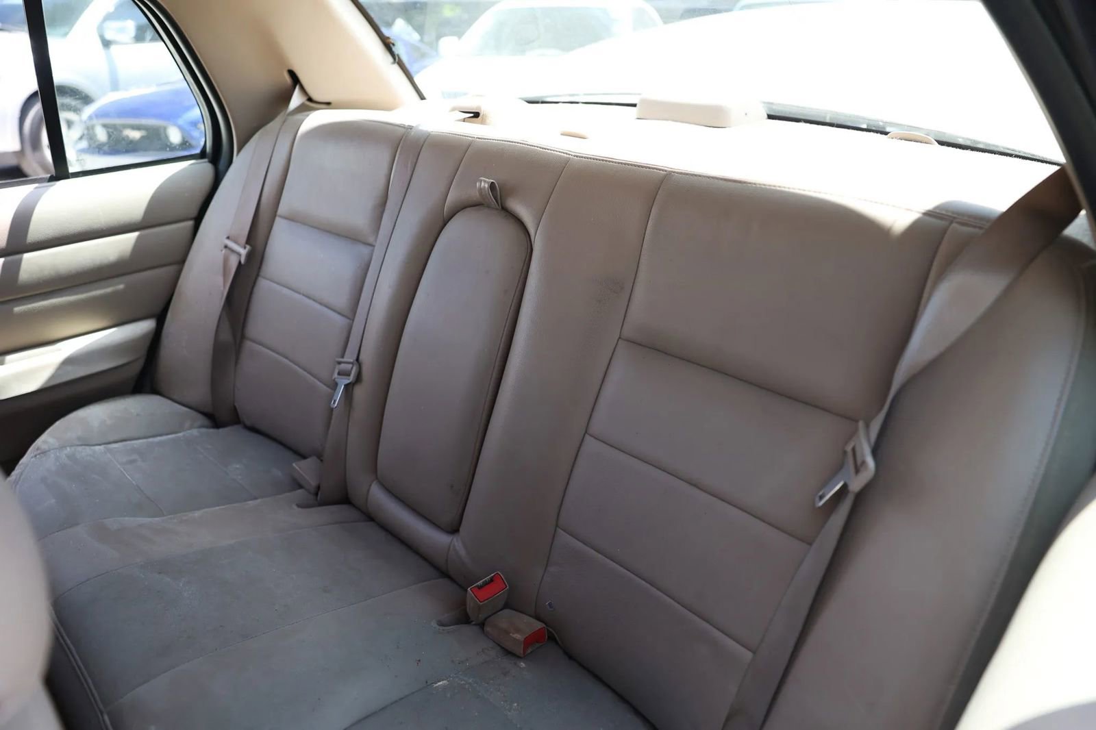 Used 2004 Ford Crown Victoria LX RWD image 14