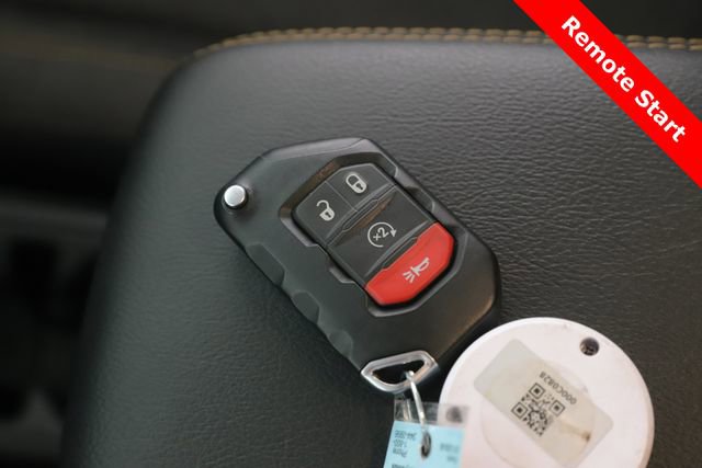 Used 2025 Jeep Wrangler Unlimited Sahara image 3