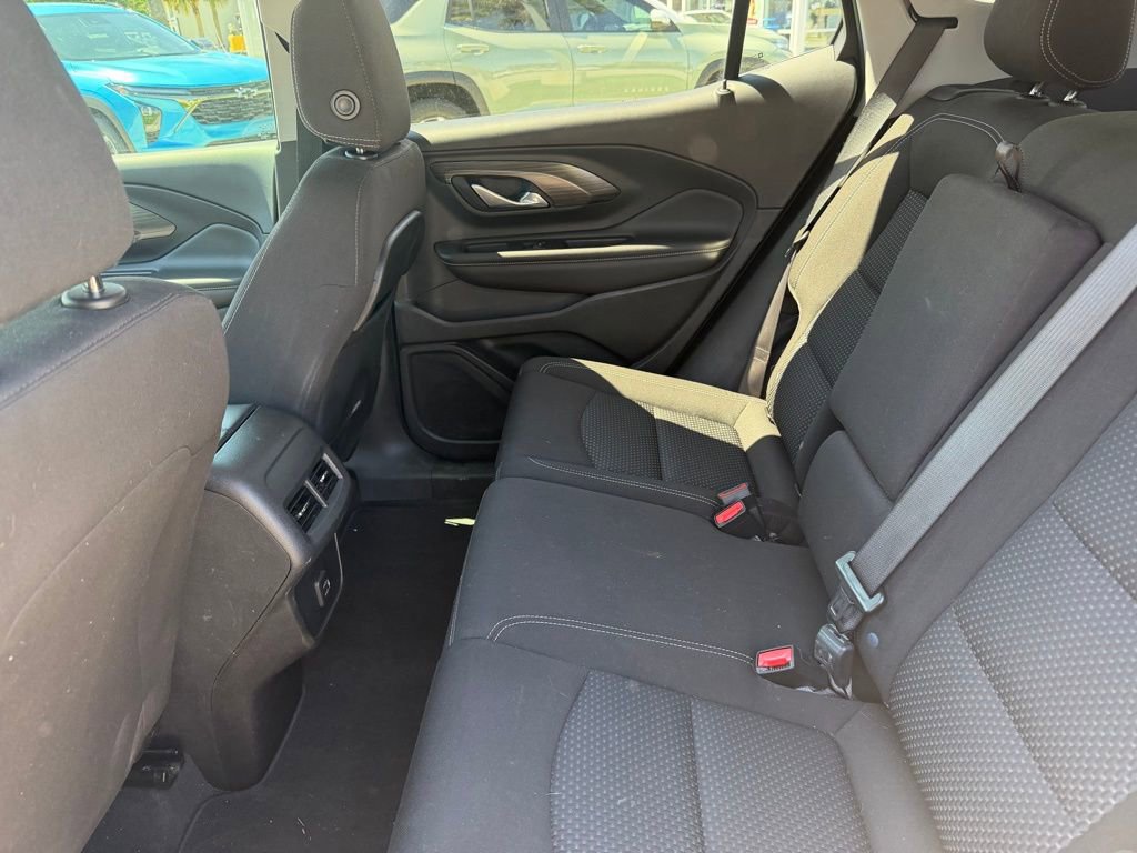 Used 2022 GMC Terrain SLE w/ Driver Convenience Package image 9