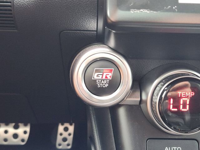 Used 2022 Toyota GR86 Premium image 22