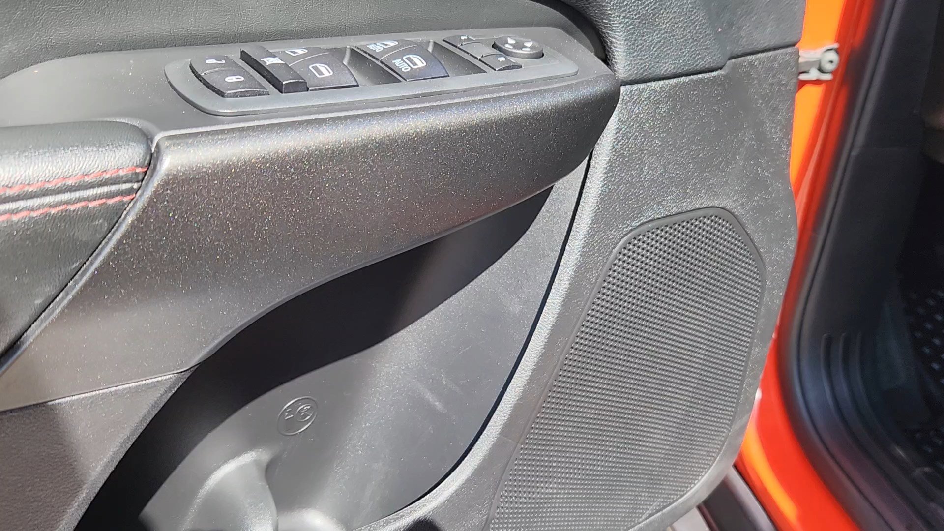 Used 2021 Jeep Cherokee Trailhawk AWD/4WD image 30
