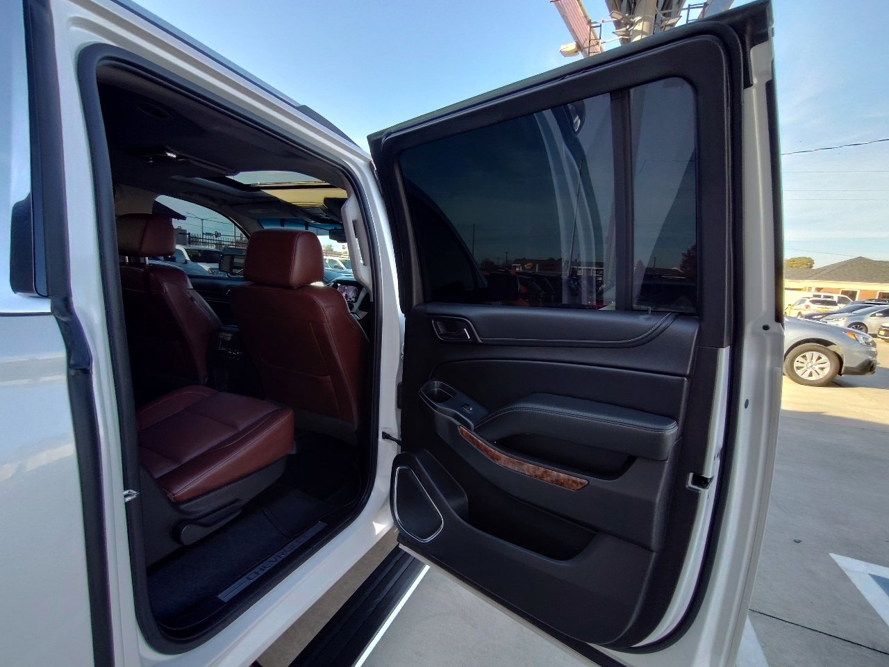 Used 2019 Chevrolet Suburban Premier w/ Premier Plus Edition image 40