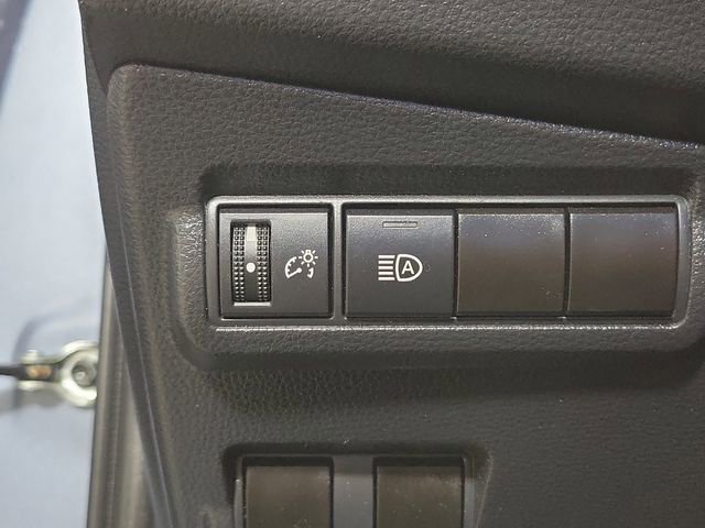 Used 2023 Toyota Corolla Cross LE FWD image 23
