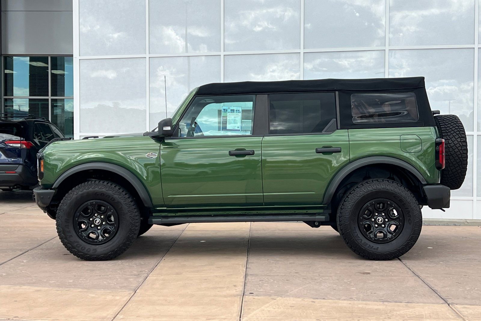 Used 2023 Ford Bronco Wildtrak image 7