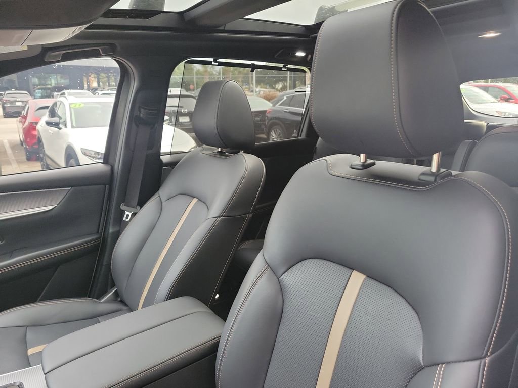 Certified 2025 MAZDA CX-90 3.3 Turbo S w/ Premium Package image 19