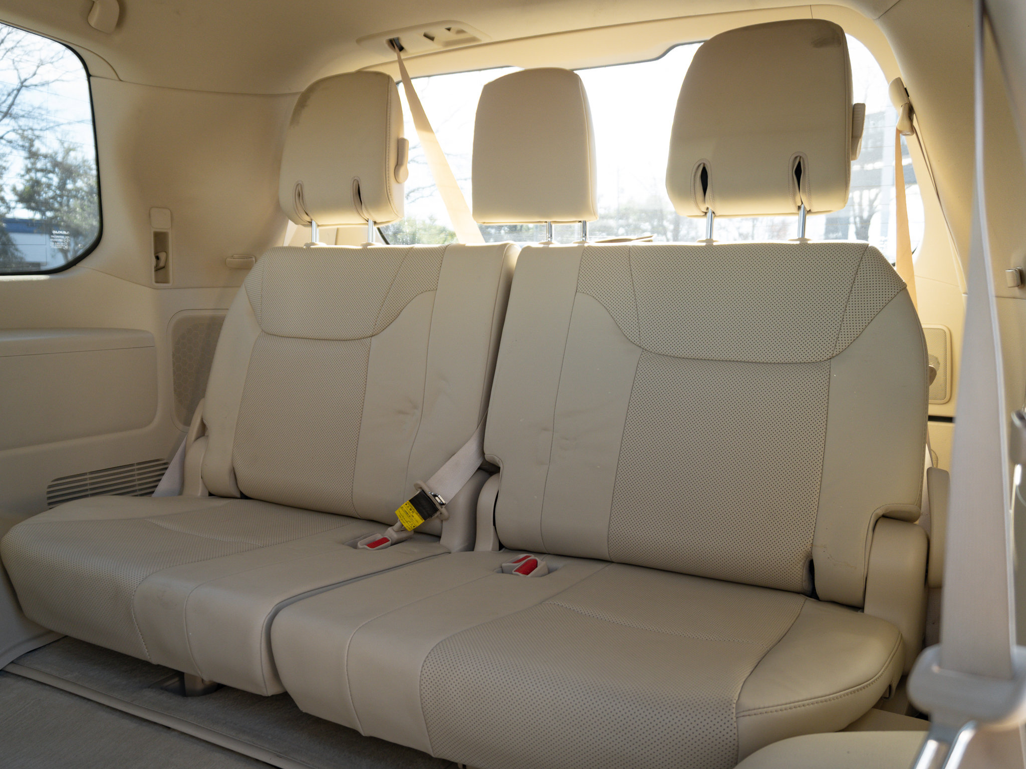 Used 2018 Lexus LX 570 4WD w/ Luxury Package image 32