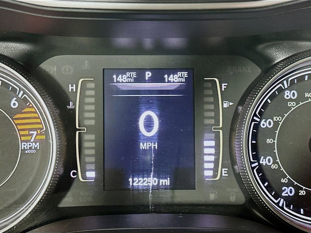 Used 2020 Jeep Cherokee Latitude Plus image 15