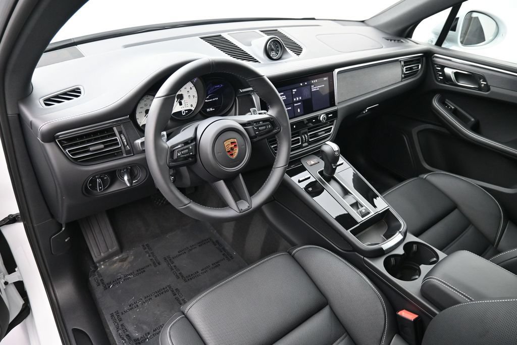 Certified 2026 Porsche Macan GTS AWD/4WD image 4