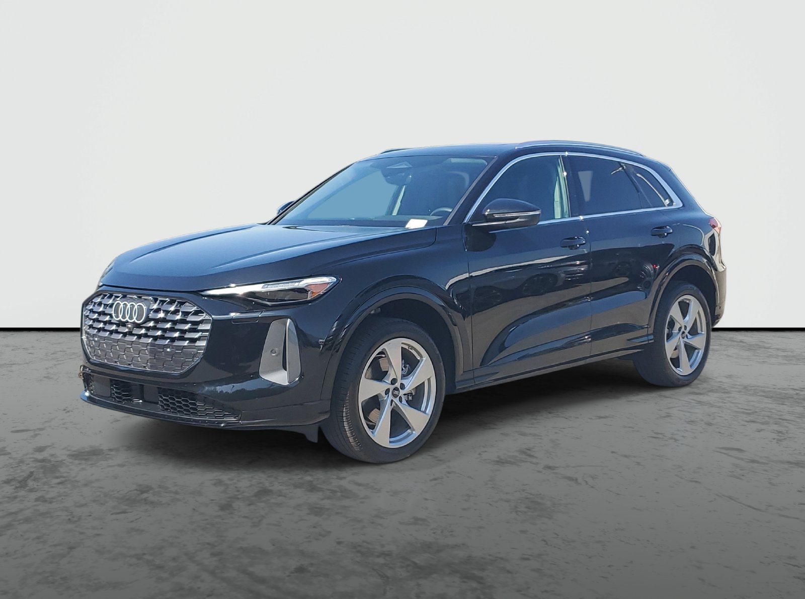 Used 2025 Audi Q5 Premium w/ Premium Plus AWD/4WD image 2