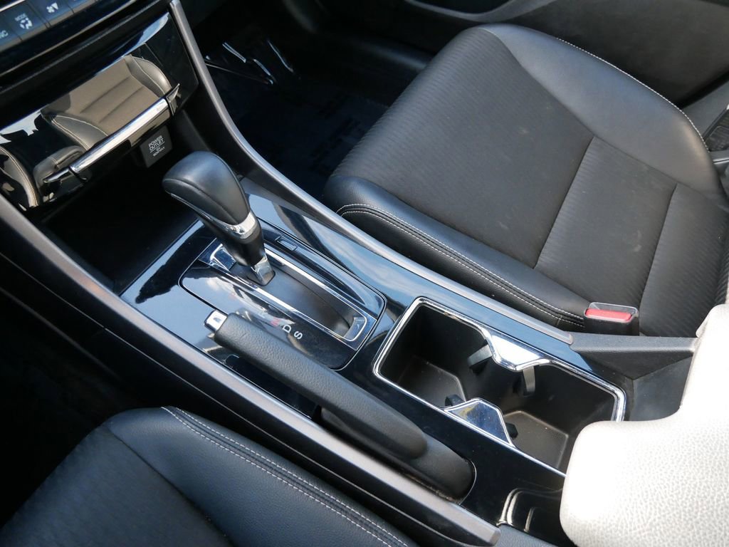 Used 2017 Honda Accord Sport image 24