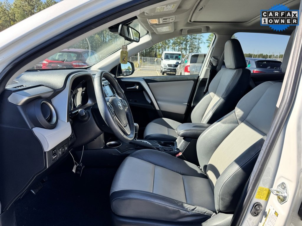 Used 2015 Toyota RAV4 Limited image 9