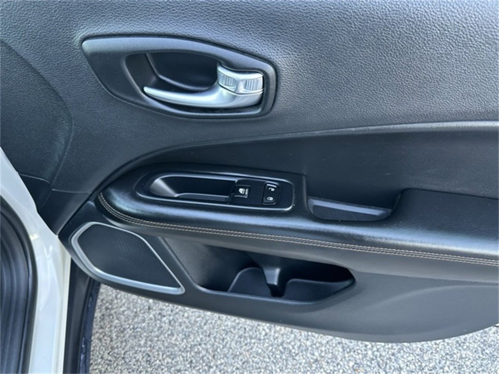 Used 2021 Jeep Compass Limited image 11