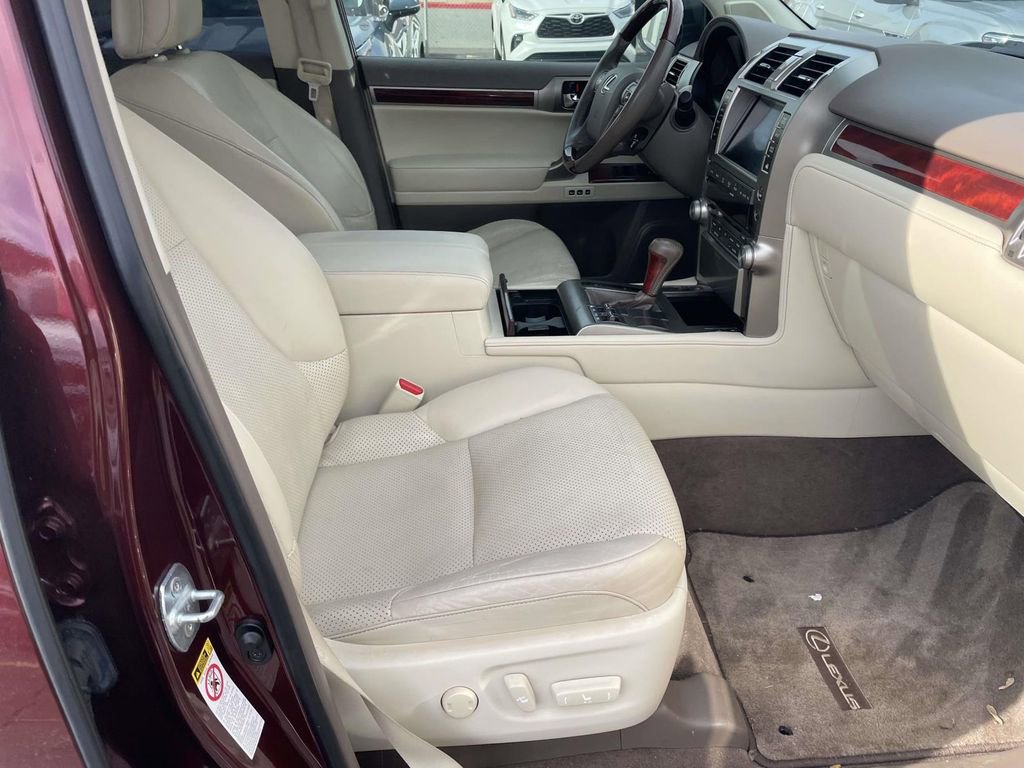 Used 2013 Lexus GX 460 image 48