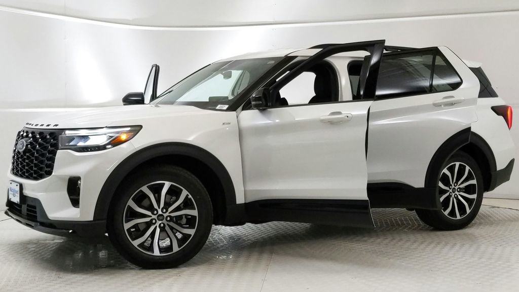 New 2025 Ford Explorer ST-Line w/ Premium Package image 12