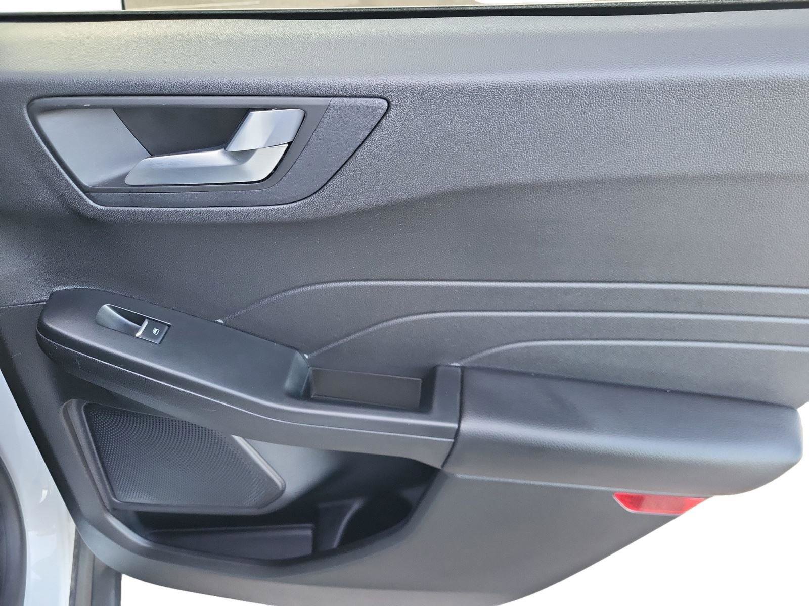 Used 2023 Ford Escape ST-Line image 23