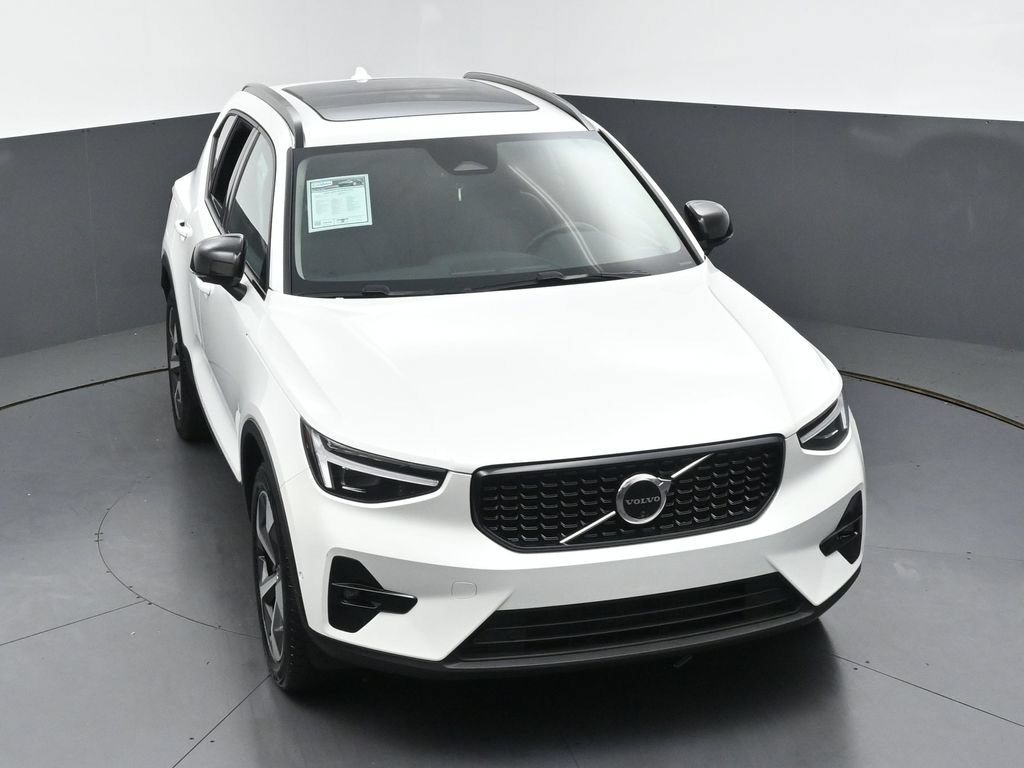 Used 2026 Volvo XC40 B5 Plus AWD/4WD image 46