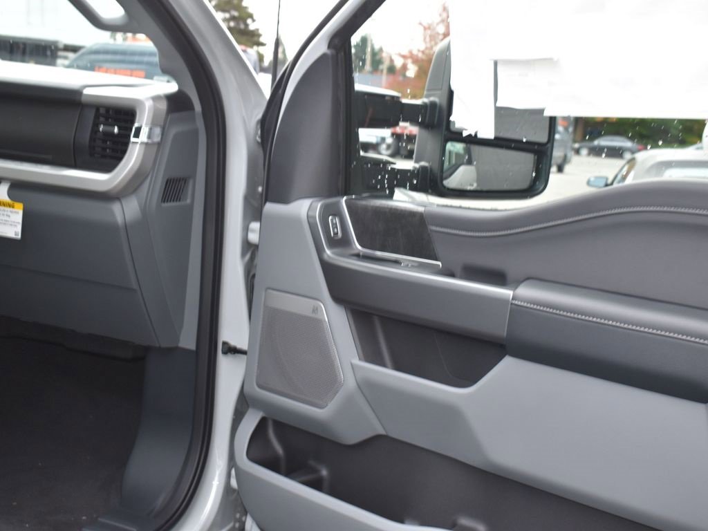 New 2026 Ford F250 4x4 Crew Cab Super Duty image 13