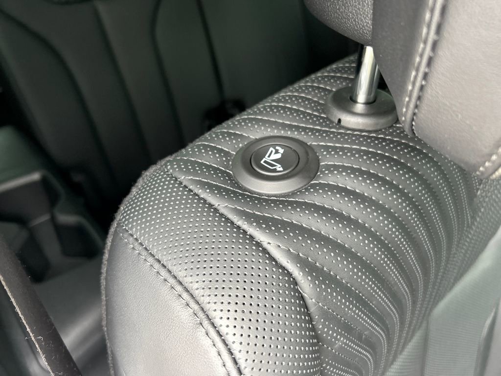 Used 2024 Hyundai Palisade Calligraphy image 31