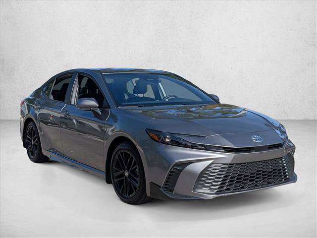 Used 2025 Toyota Camry SE image 3