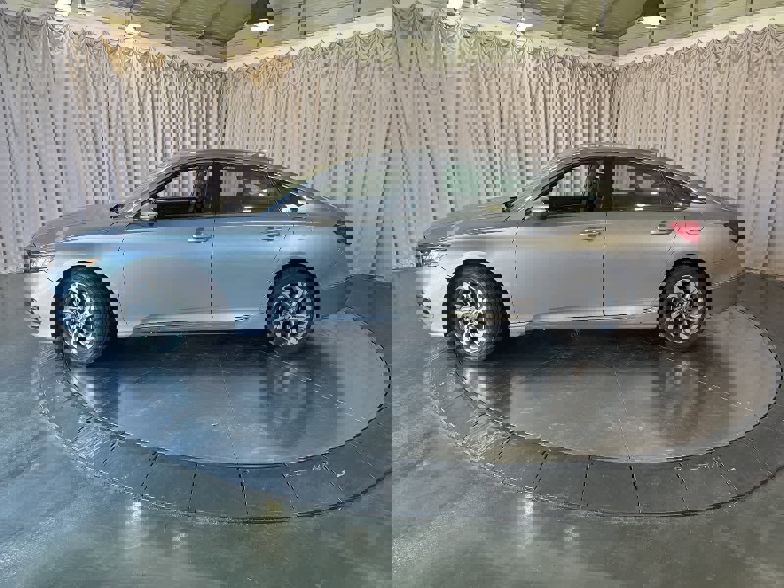 Used 2018 Honda Accord EX-L image 6