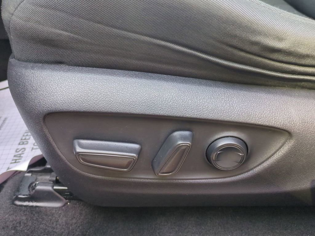 Used 2023 Toyota RAV4 XLE image 19