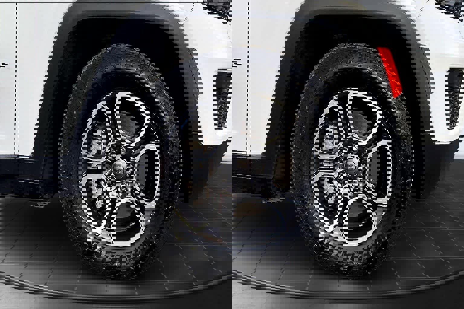 Used 2023 Jeep Grand Cherokee Trailhawk image 34