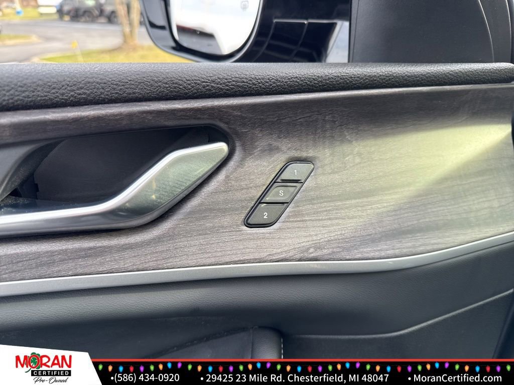 Used 2022 Jeep Grand Cherokee Limited w/ Trailer Tow Prep Group (B) image 11