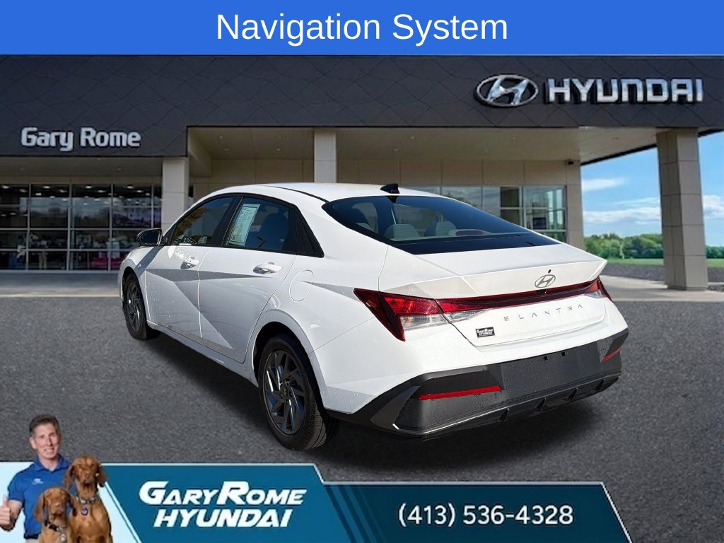 Certified 2024 Hyundai Elantra SEL FWD image 3
