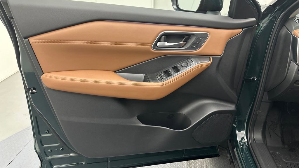New 2026 Nissan Rogue Platinum w/ Platinum Premium Package image 16
