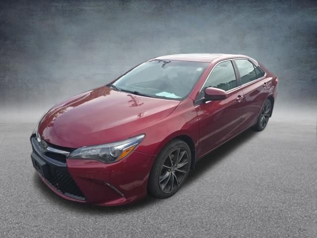 Used 2015 Toyota Camry XSE w/ Moonroof Package FWD image 2