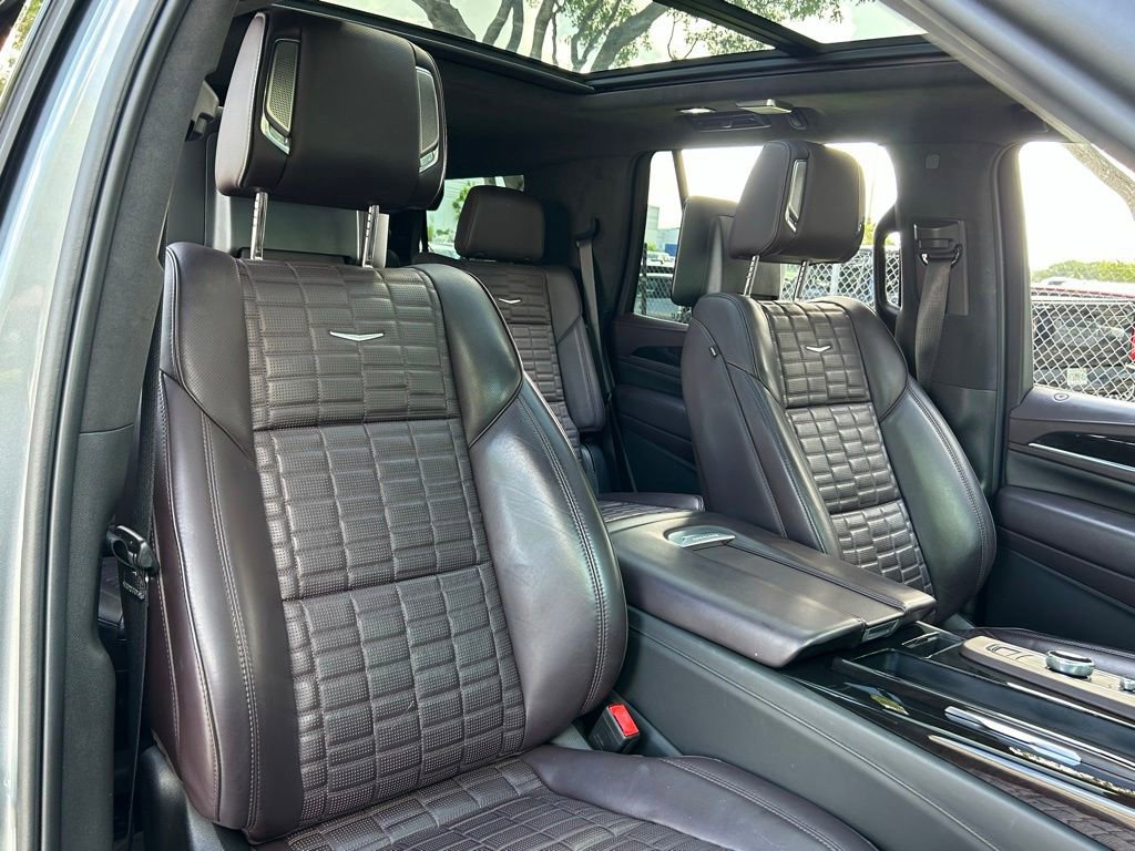 Used 2023 Cadillac Escalade Sport Platinum w/ LPO, ONYX Package AWD/4WD image 82