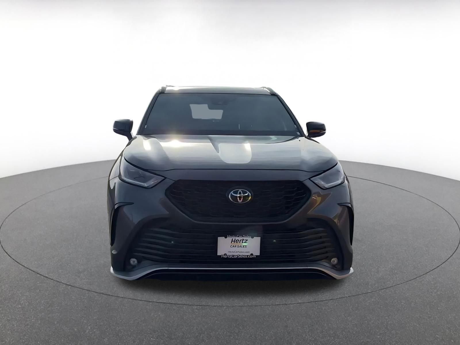 Used 2025 Toyota Highlander XSE image 4