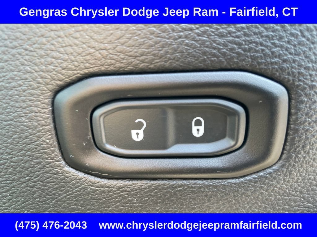 Certified 2021 Jeep Wrangler Unlimited Sahara AWD/4WD image 18