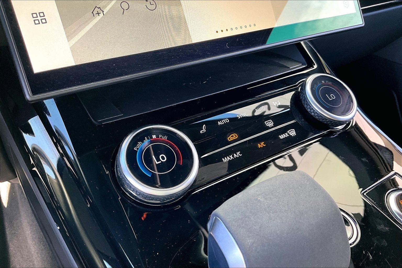 Used 2023 Land Rover Range Rover Sport SE image 33