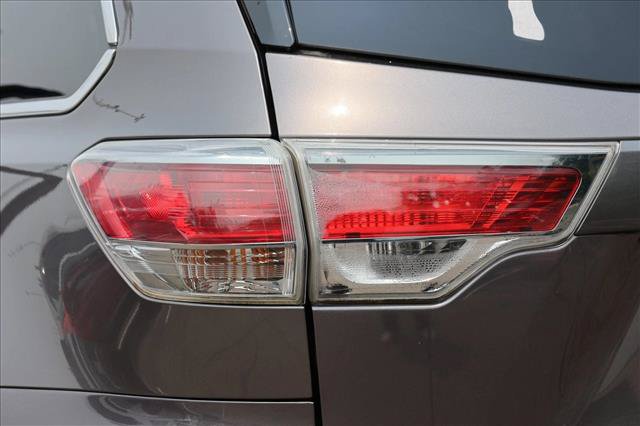 Used 2016 Toyota Highlander XLE AWD/4WD image 11