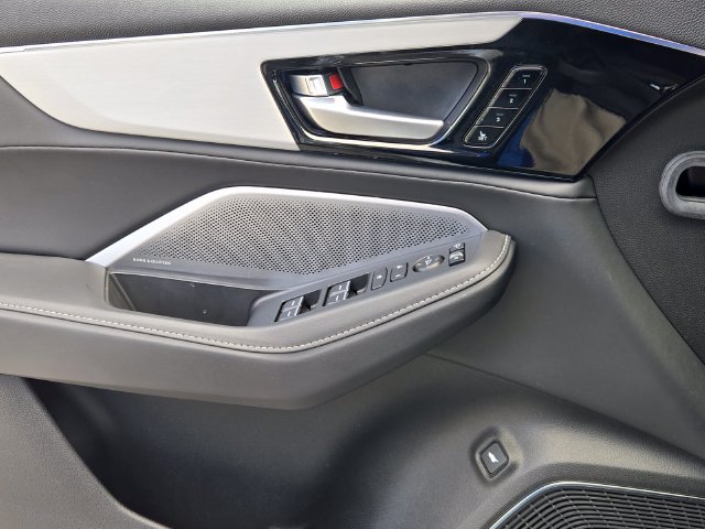 Certified 2026 Acura MDX w/ Technology Package FWD image 29