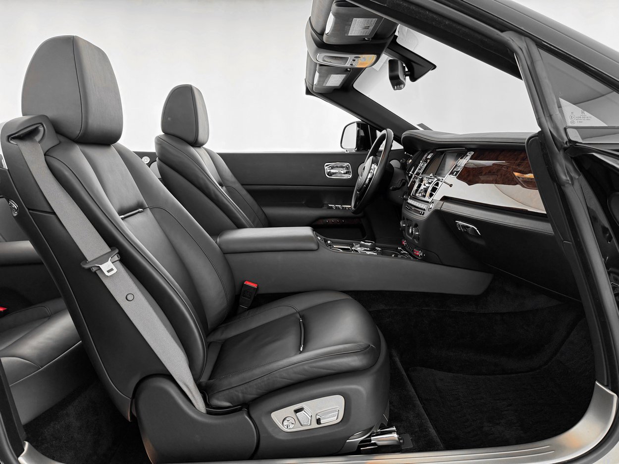 Used 2016 Rolls-Royce Dawn RWD image 29