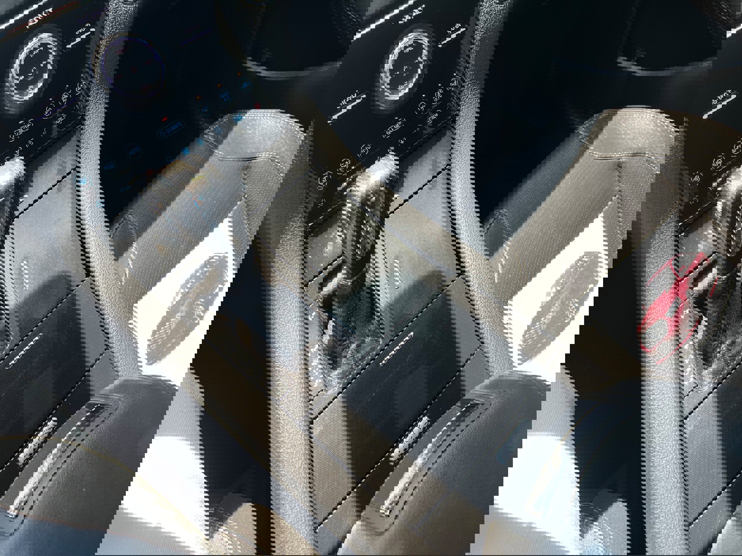 Used 2018 Ford Taurus Limited FWD image 13