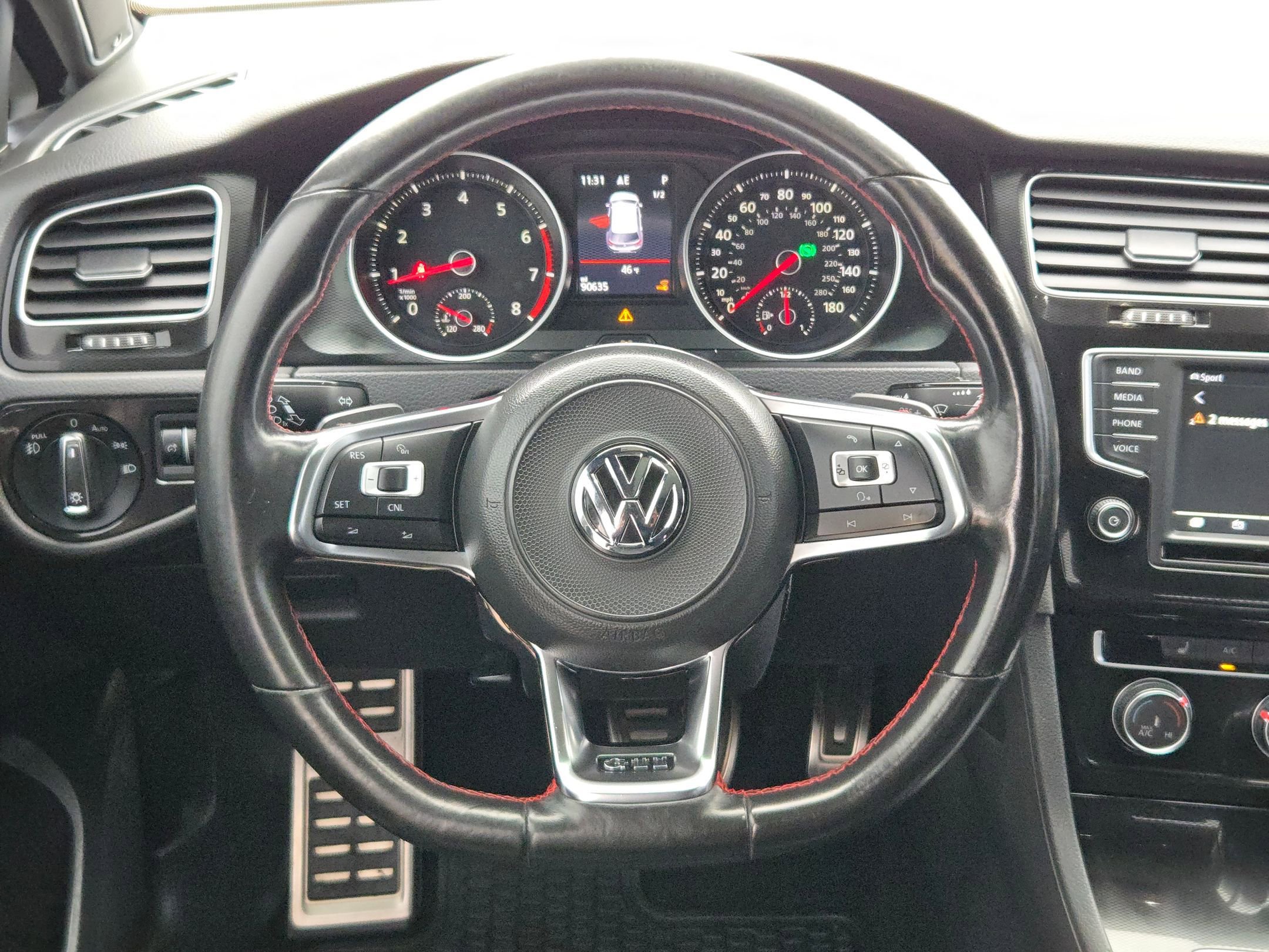 Used 2017 Volkswagen GTI SE image 20