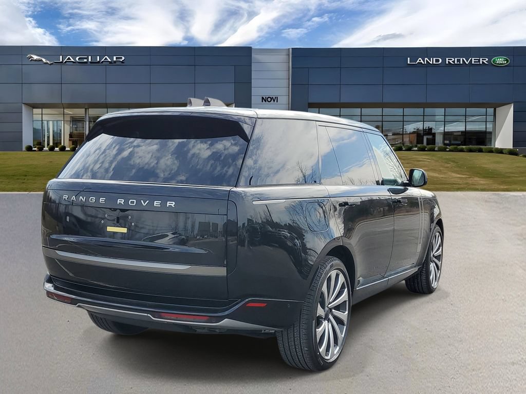 New 2026 Land Rover Range Rover Long Wheelbase SE AWD/4WD image 3