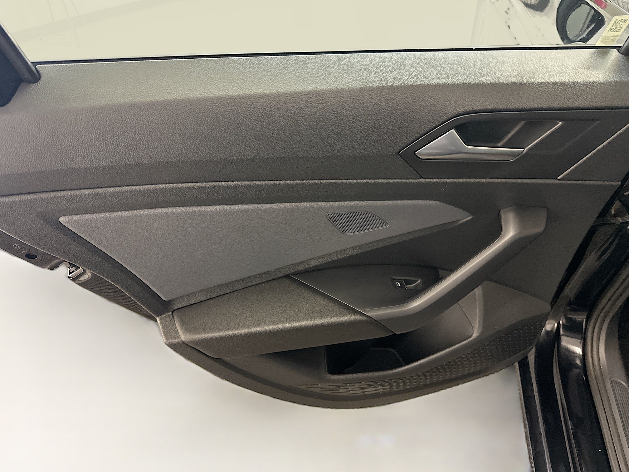 Used 2025 Volkswagen Jetta SE FWD image 27