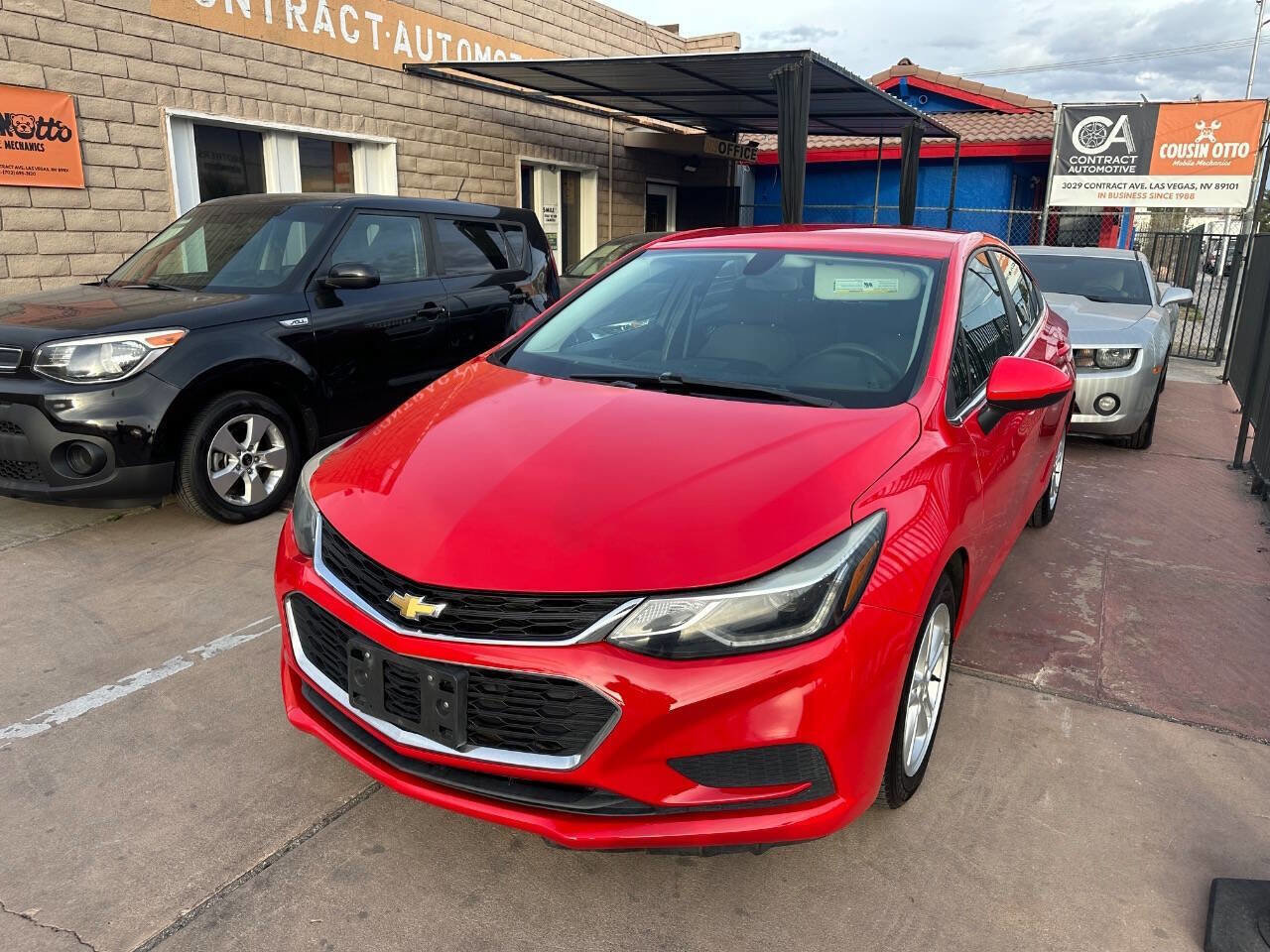 Used 2018 Chevrolet Cruze LT FWD image 1