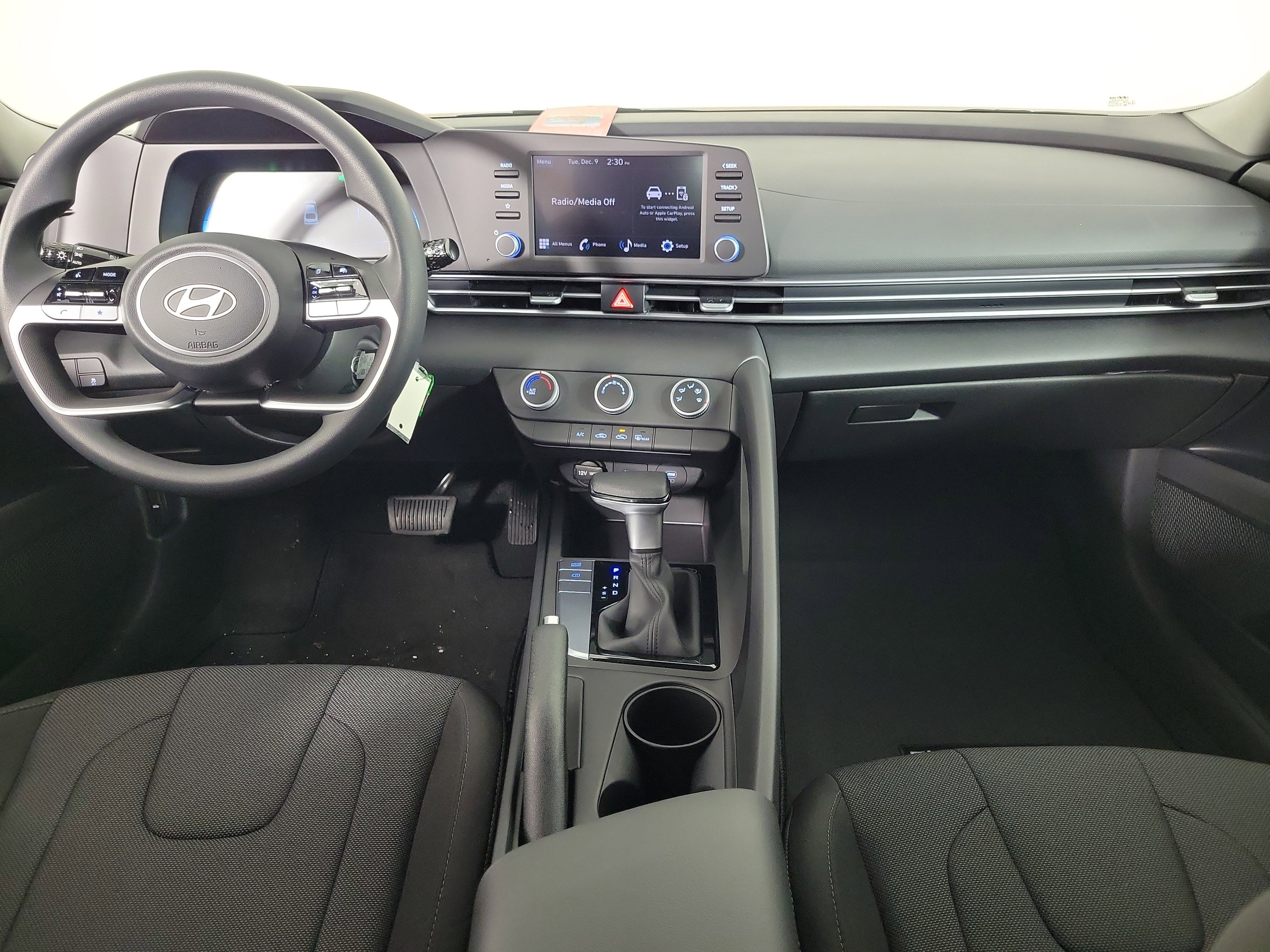 New 2026 Hyundai Elantra SE image 4