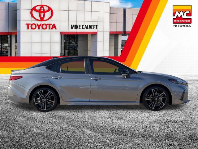 Used 2025 Toyota Camry XSE FWD image 7