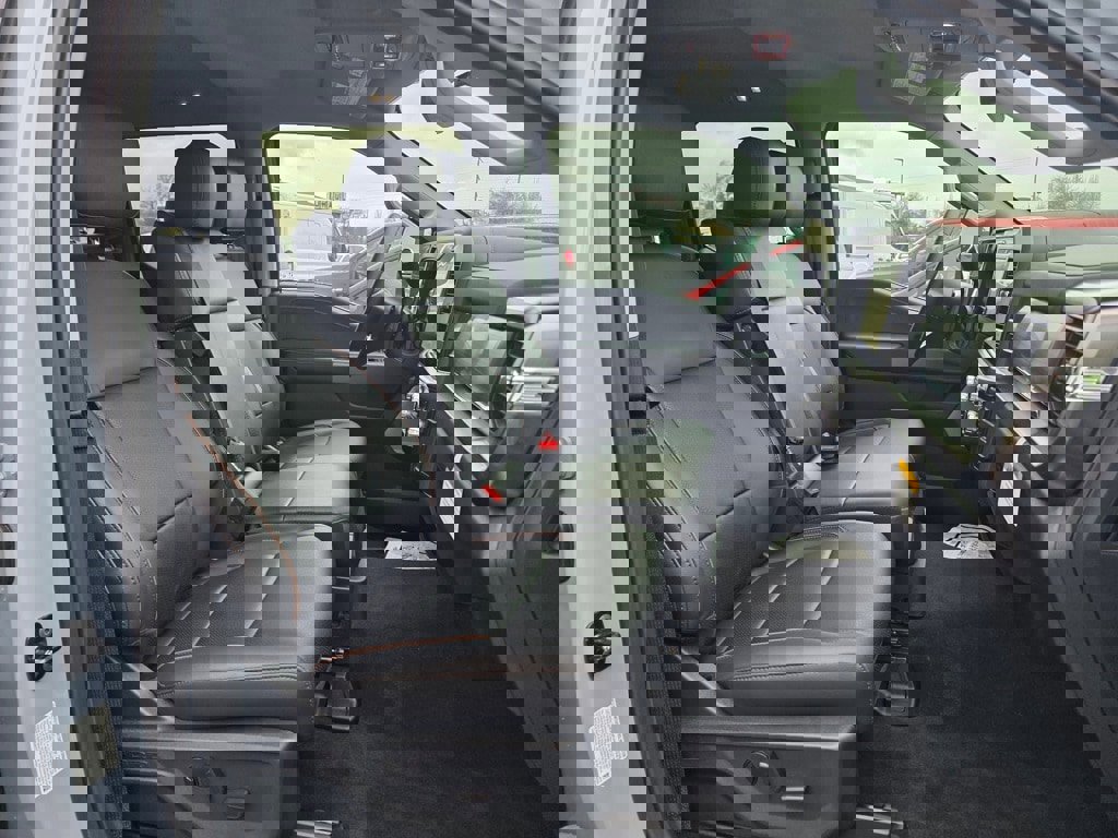 New 2026 Ford F350 Lariat w/ Chrome Package image 24