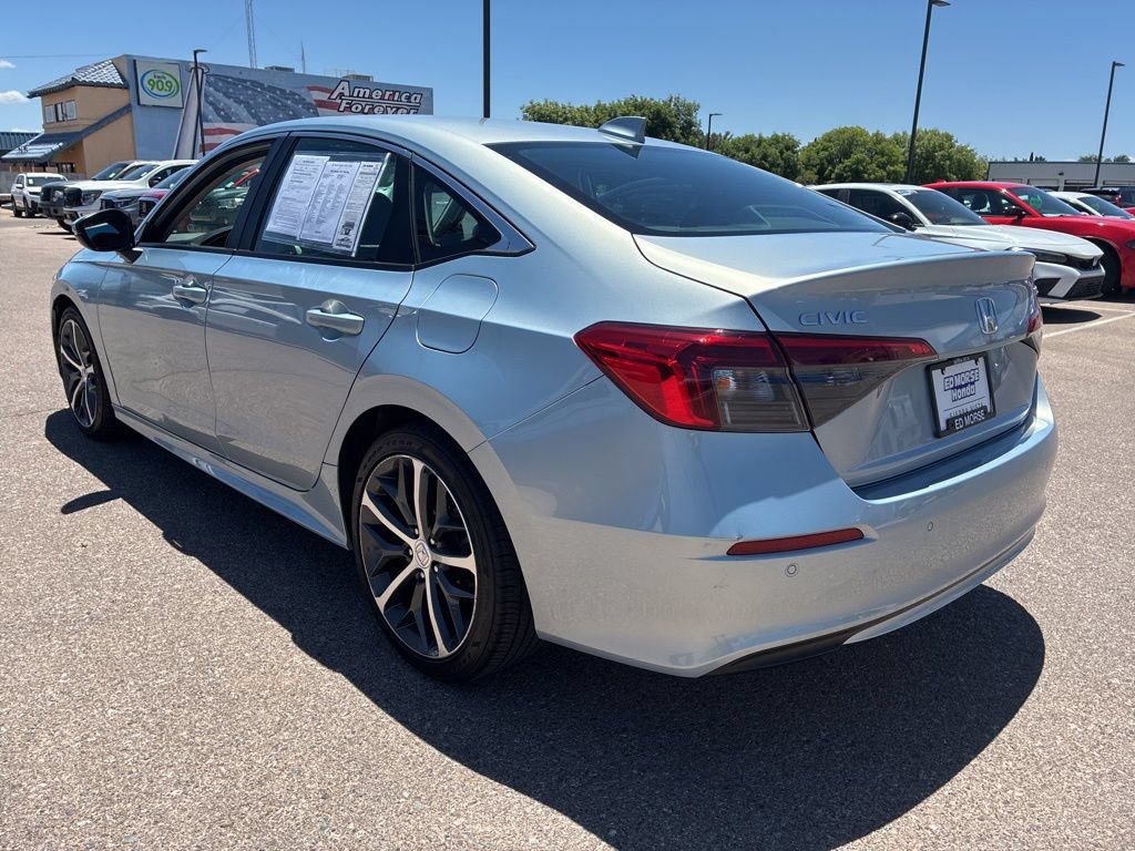 Used 2022 Honda Civic Touring image 3