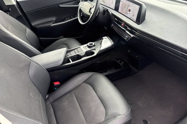 Certified 2024 Kia EV6 Light RWD image 20