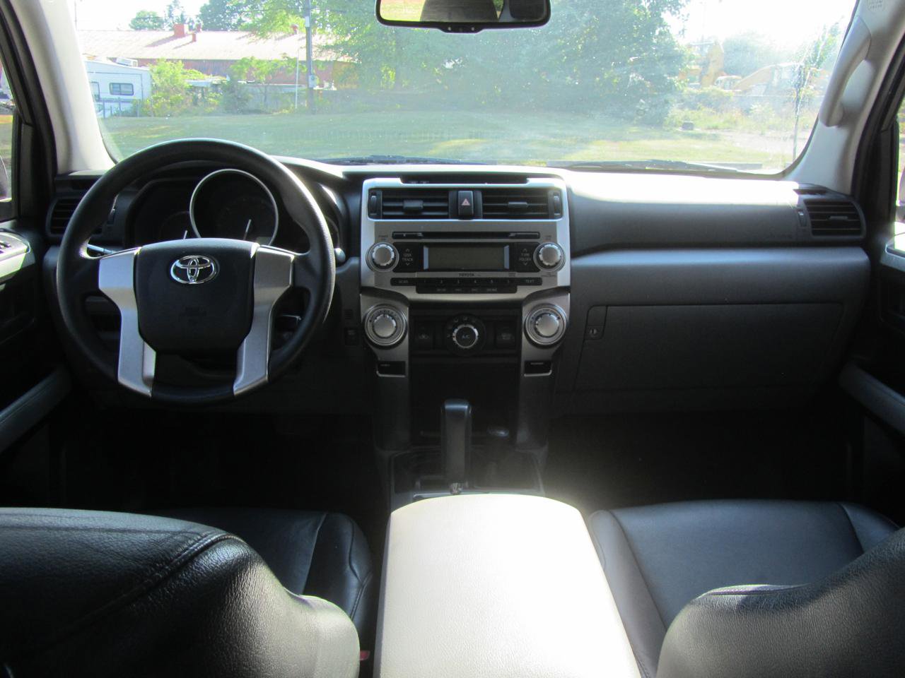Used 2011 Toyota 4Runner SR5 AWD/4WD image 13