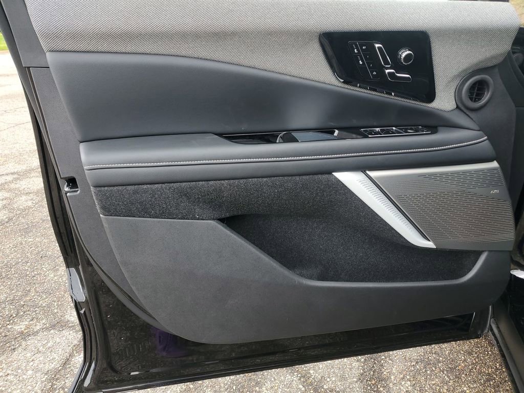 New 2025 Cadillac Optiq Sport 1 image 22